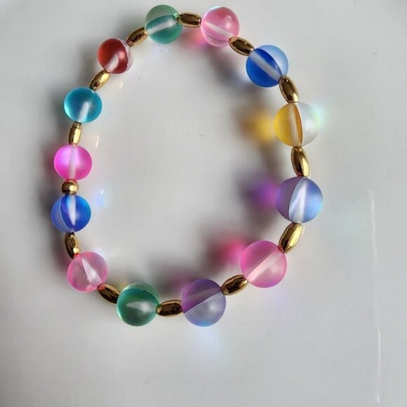 Vibrant Multicolor Beaded Bracelet with Gold Accents - Picture 1 of 5